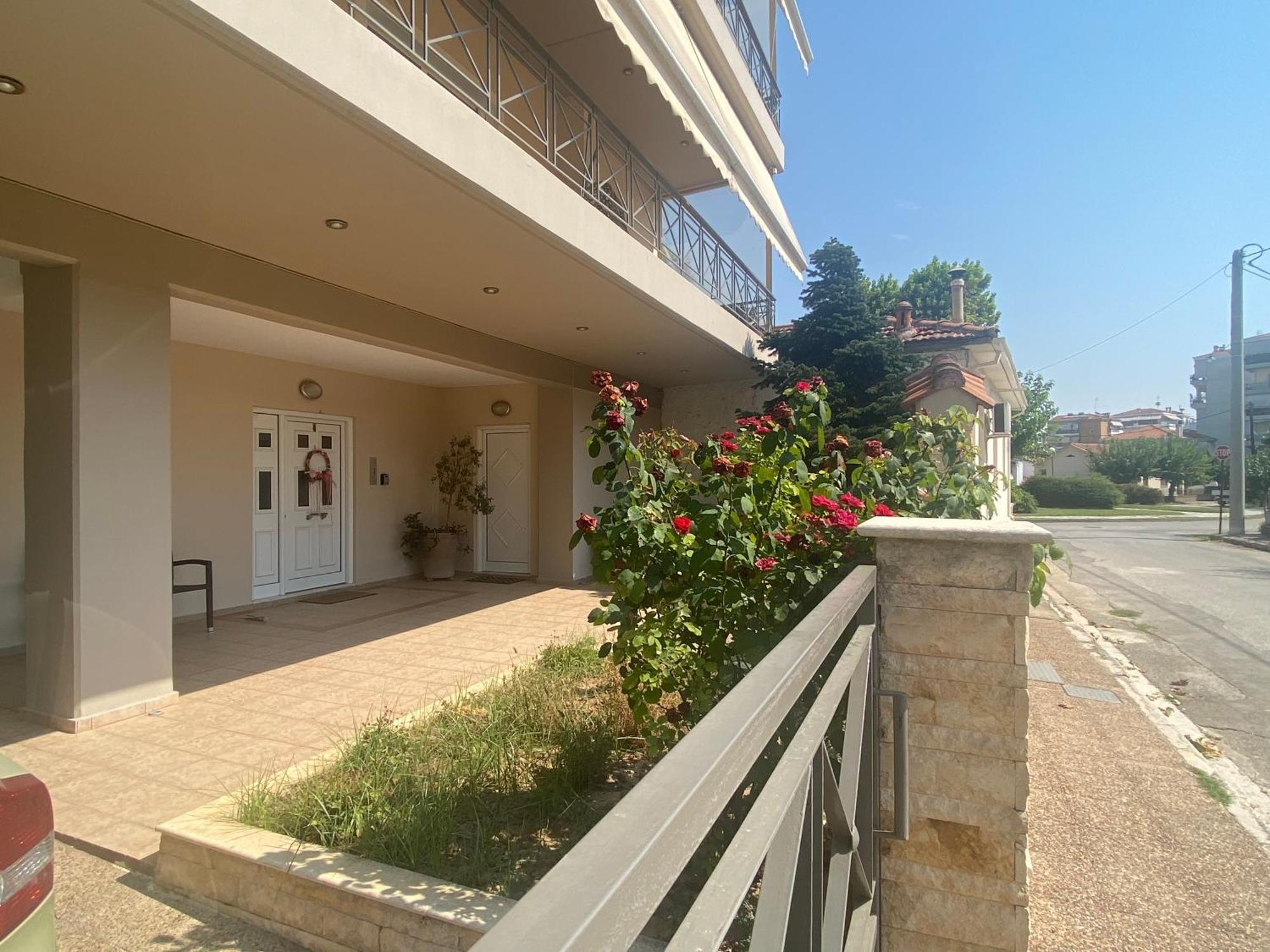 Cozy & Quiet City Apartment Tríkala Екстериор снимка