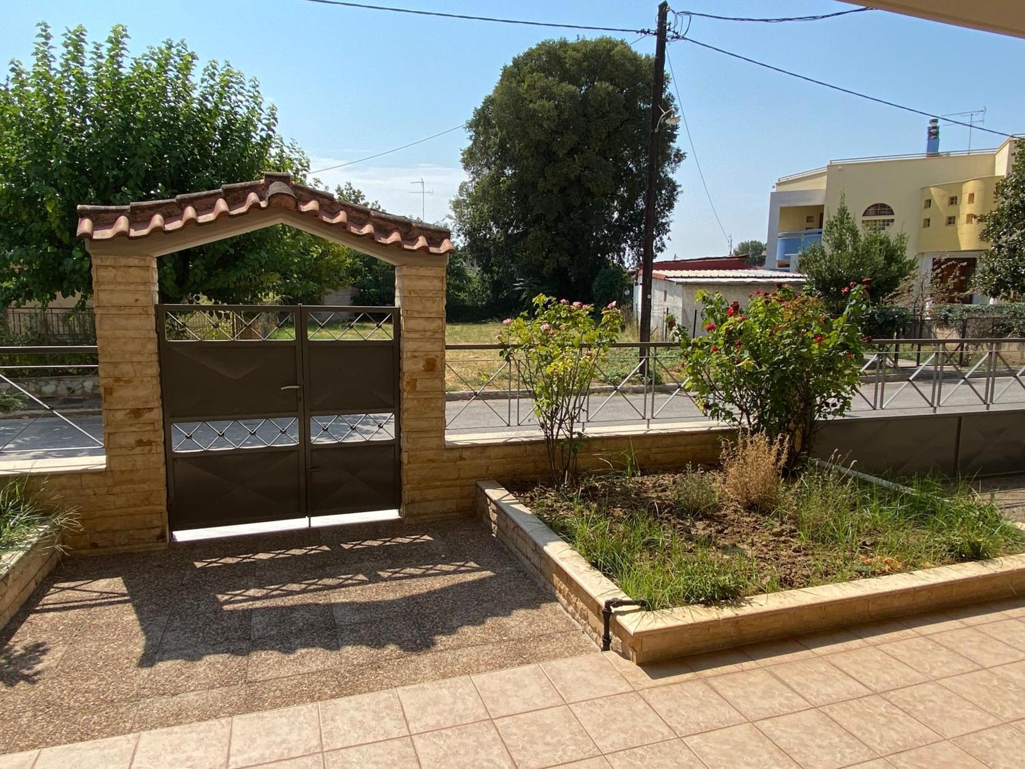 Cozy & Quiet City Apartment Tríkala Екстериор снимка