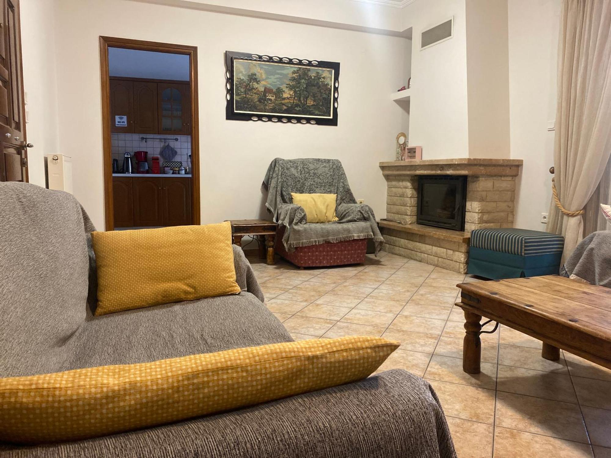 Cozy & Quiet City Apartment Tríkala Екстериор снимка